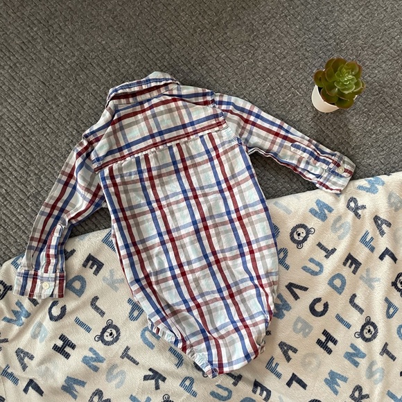 Joe Fresh button down onesie - Picture 4 of 6